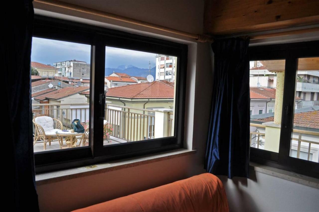 Altido Apt For 8 With Huge Terrace In Old Town Of Viareggio Ngoại thất bức ảnh