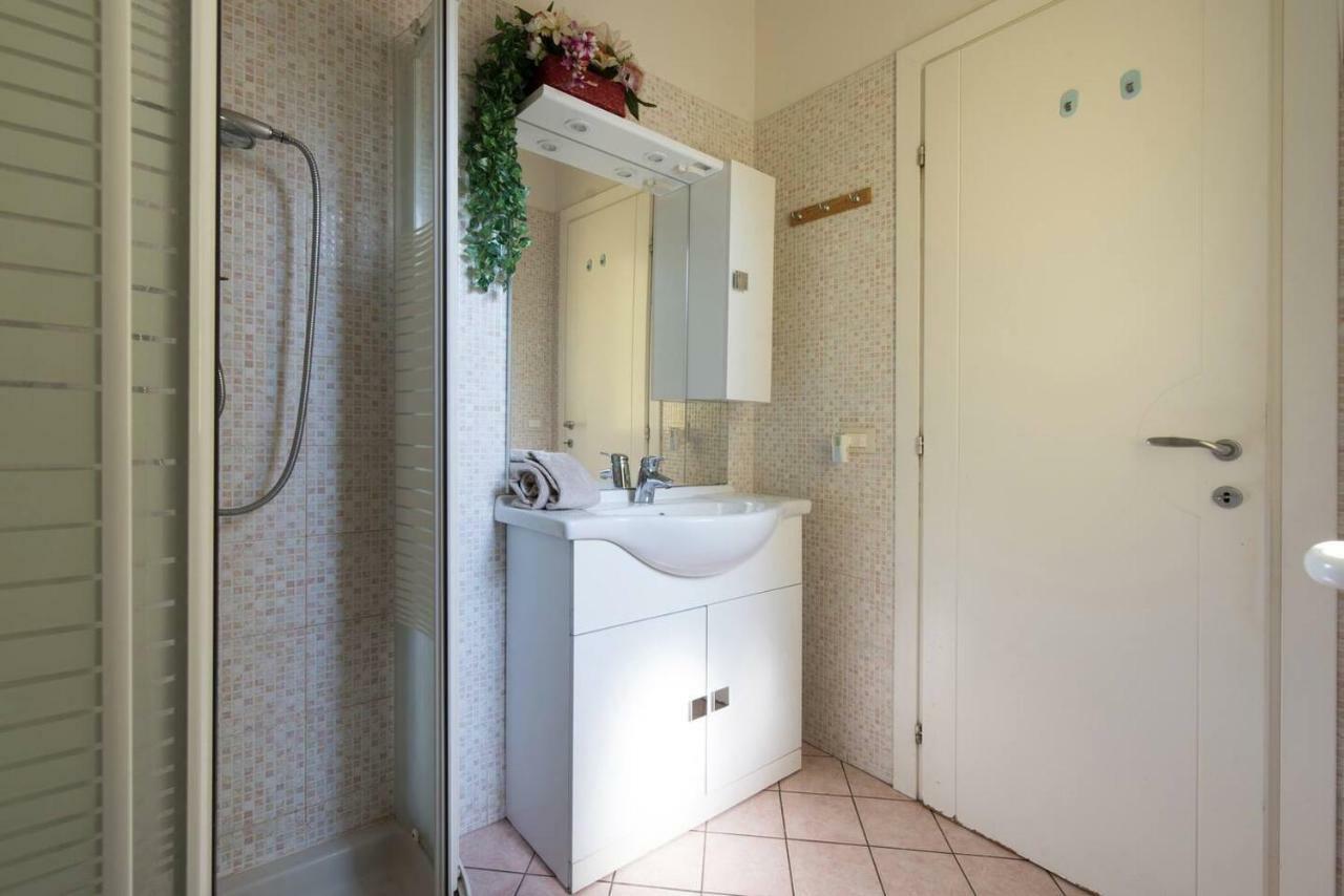 Altido Apt For 8 With Huge Terrace In Old Town Of Viareggio Ngoại thất bức ảnh