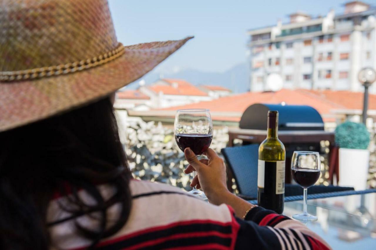 Altido Apt For 8 With Huge Terrace In Old Town Of Viareggio Ngoại thất bức ảnh