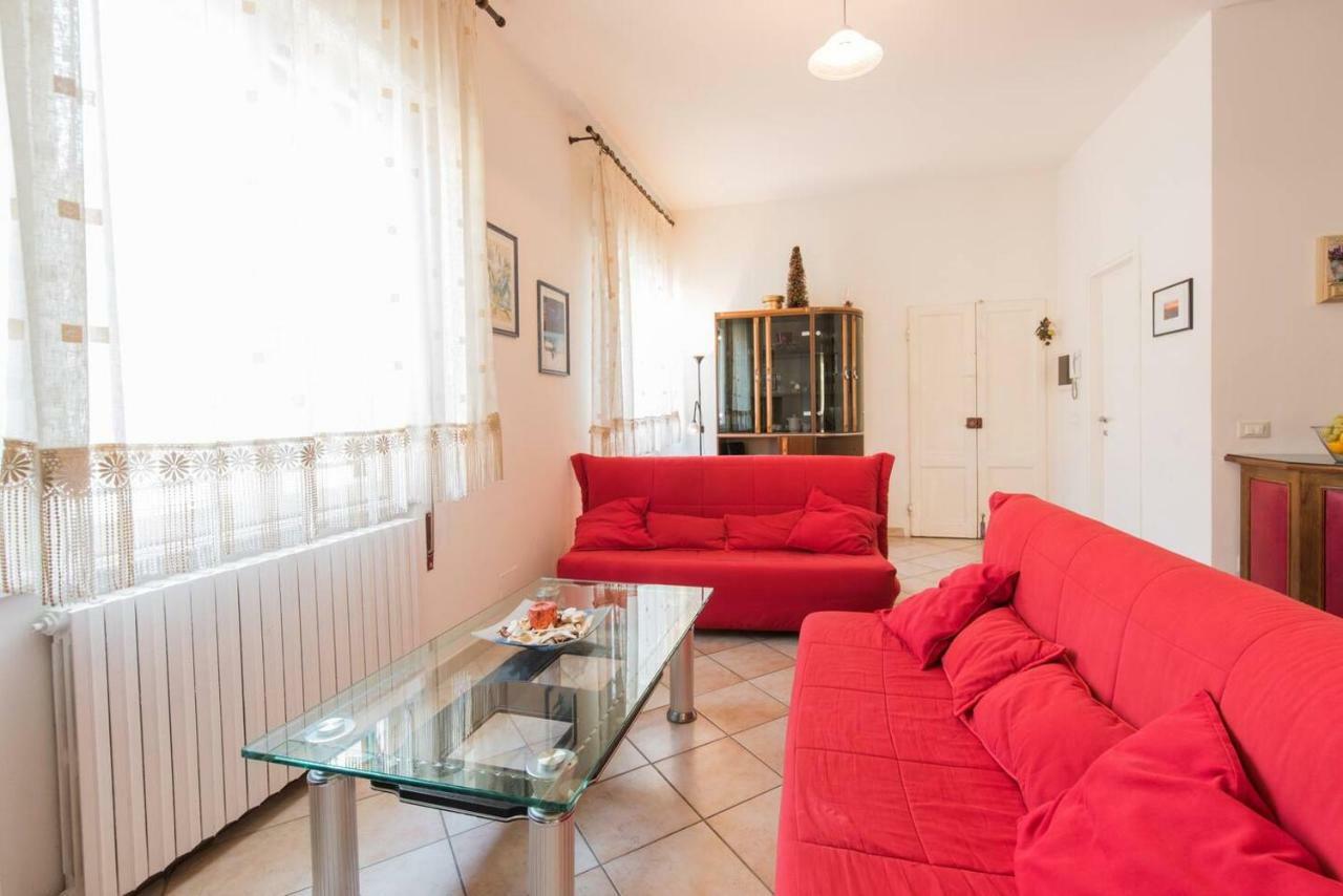 Altido Apt For 8 With Huge Terrace In Old Town Of Viareggio Ngoại thất bức ảnh